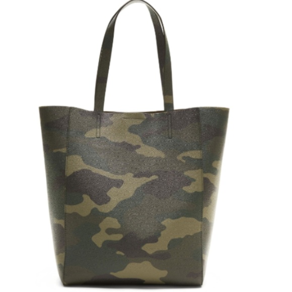 Banana Republic Handbags - Banana Republic Green Camo Tote Bag